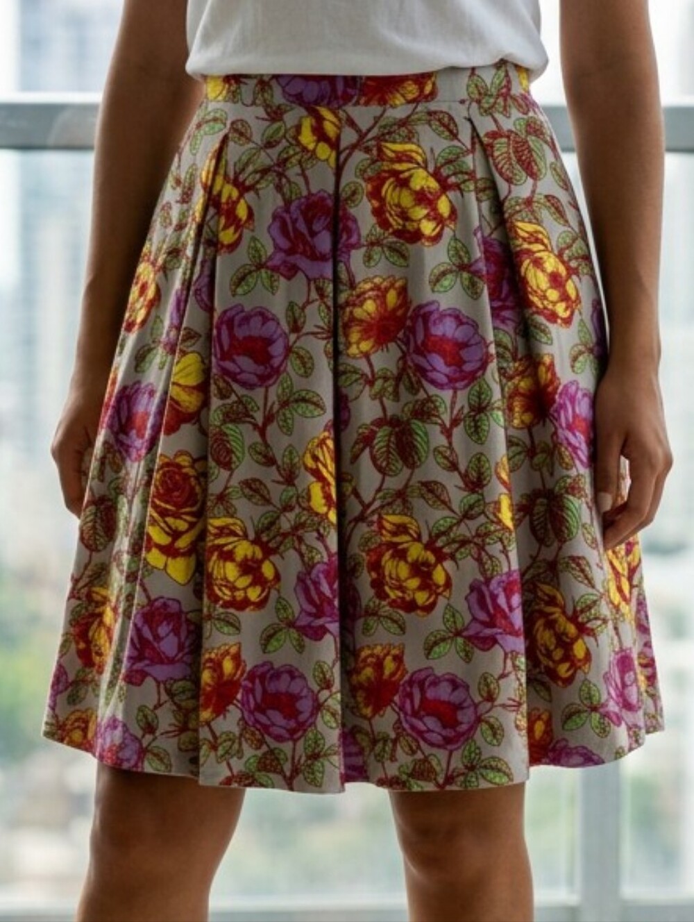 LuLaRoe Vintage Rose Floral Pleated Pocket Skirt L Vault Retired Madison Retro